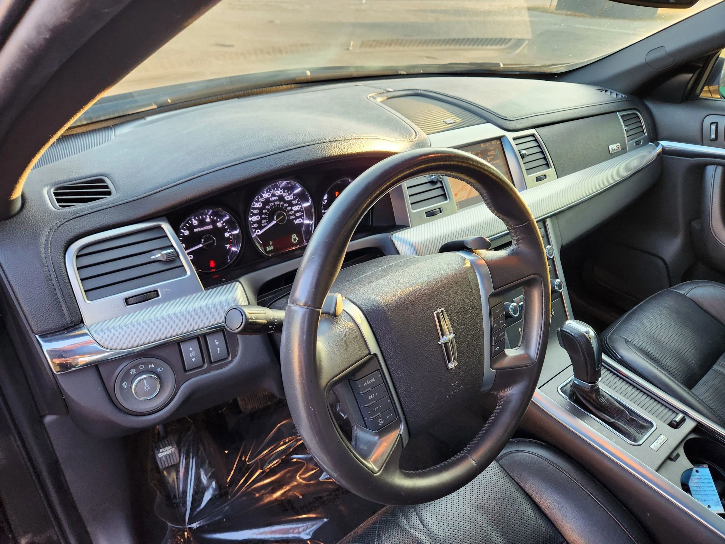 Used 2012 Lincoln MKS AWD image 27