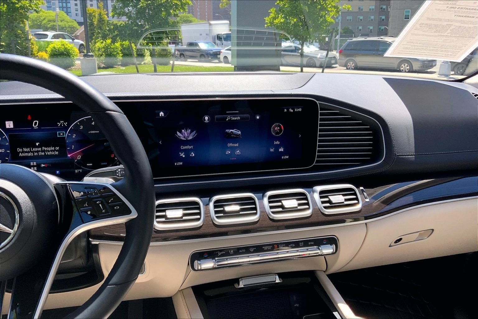 Used 2025 Mercedes-Benz GLS 450 4MATIC image 6