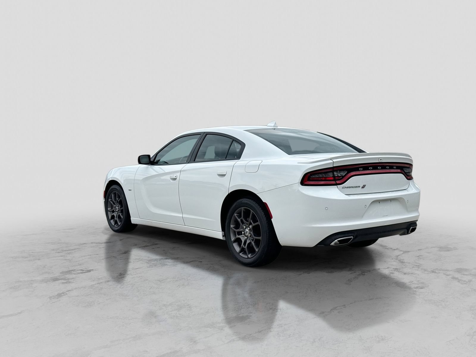 Used 2018 Dodge Charger GT AWD/4WD image 4