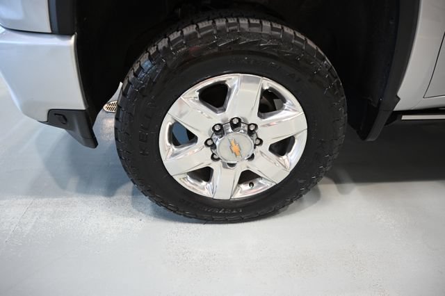Used 2022 Chevrolet Silverado 2500 High Country w/ Technology Package AWD/4WD image 35