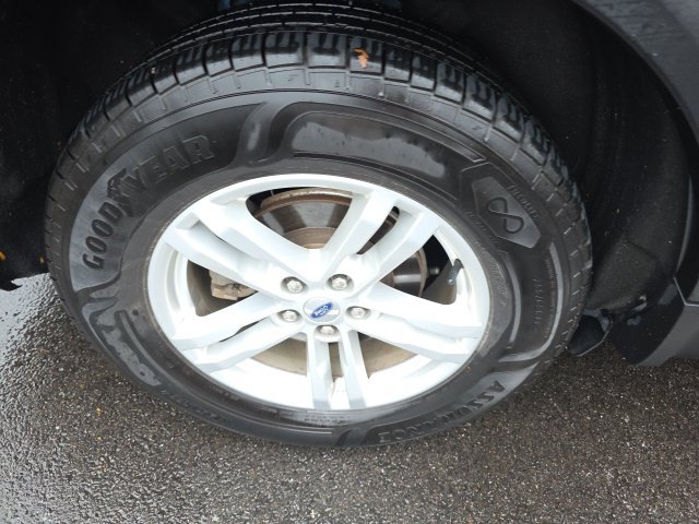 Used 2020 Ford Explorer XLT w/ Equipment Group 202A AWD/4WD image 5
