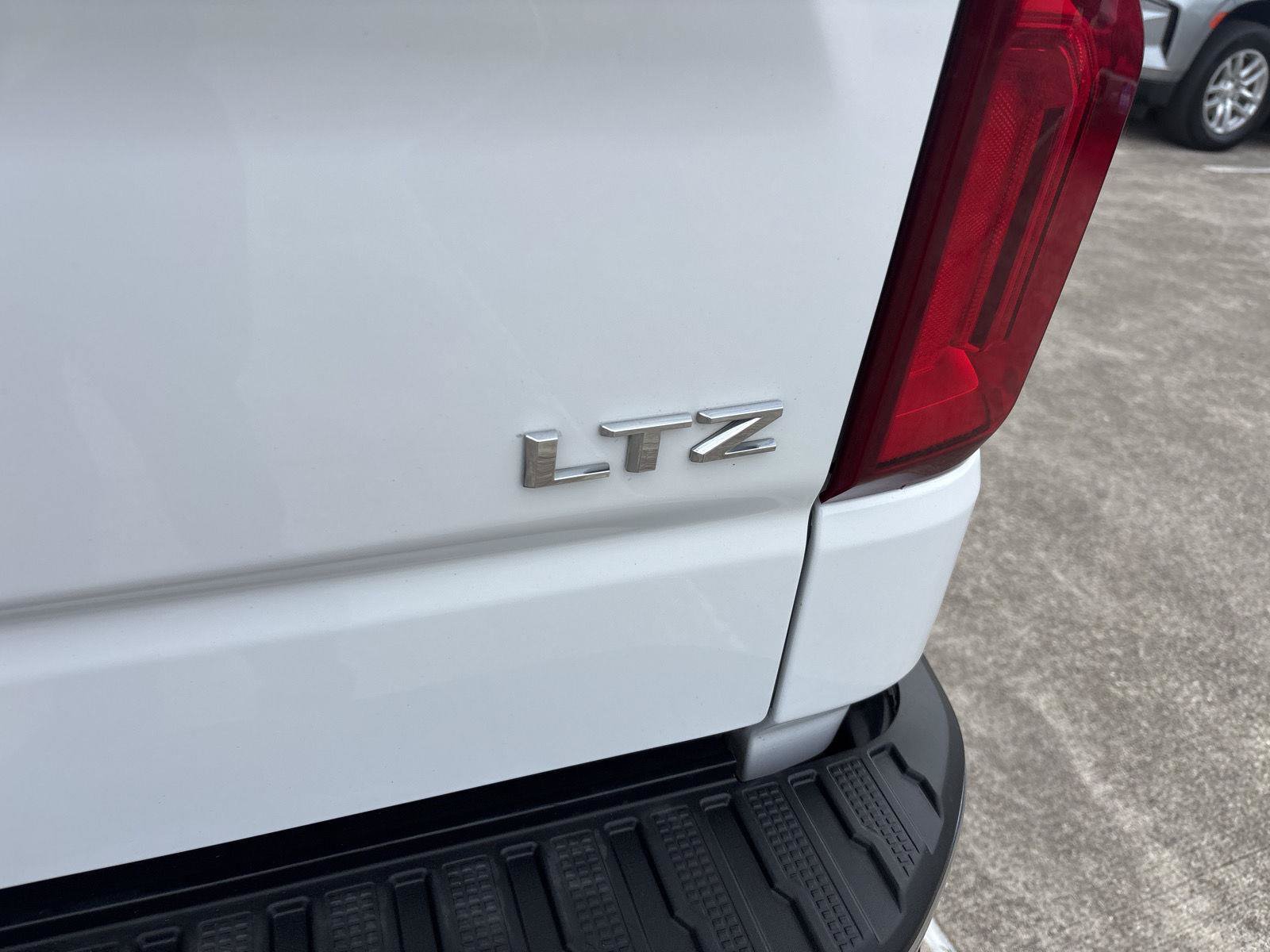 Used 2019 Chevrolet Silverado 1500 LTZ w/ LTZ Texas Edition AWD/4WD image 18