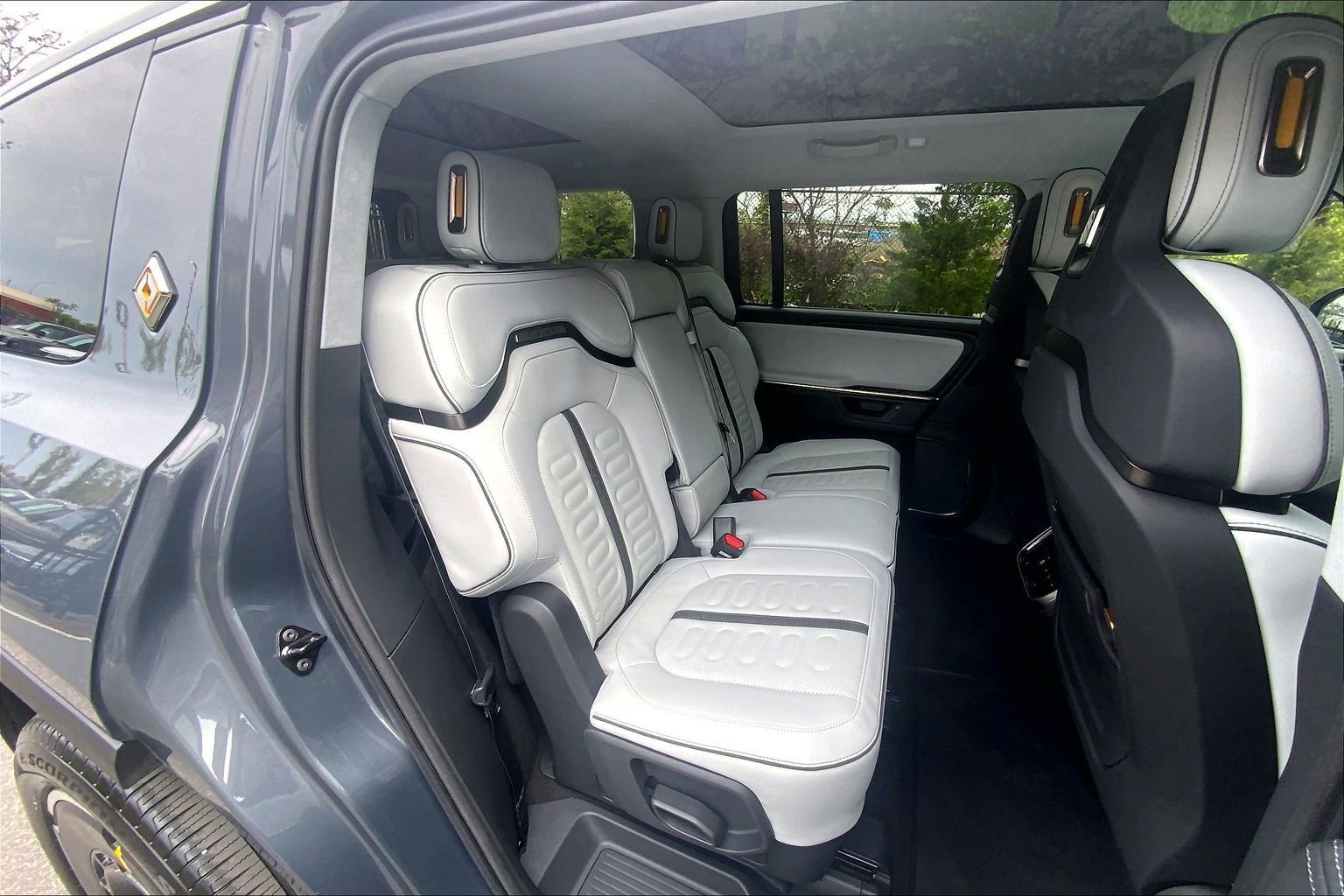 Used 2025 Rivian R1S Adventure AWD/4WD image 19