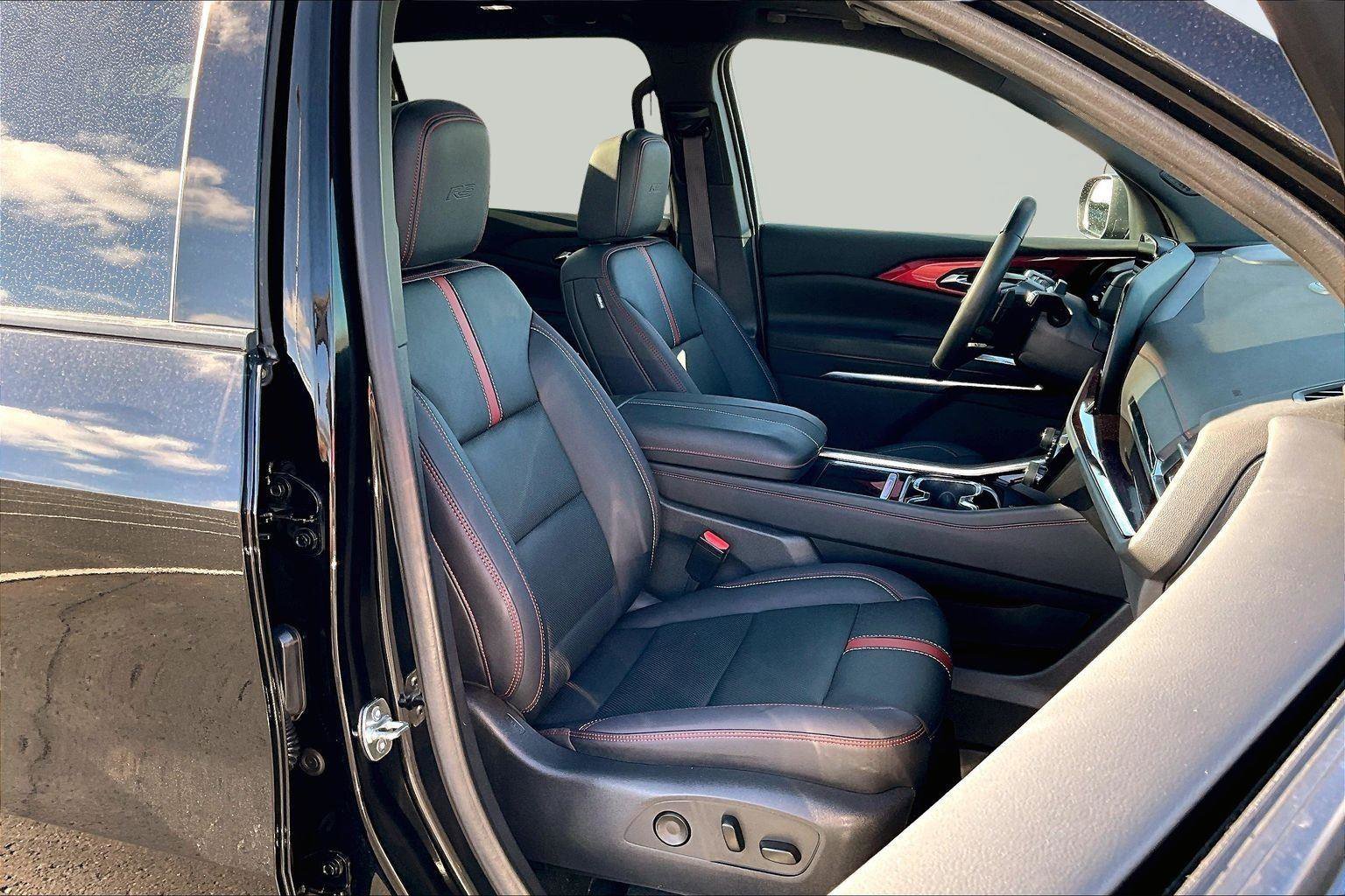 Used 2024 Chevrolet Traverse RS w/ LPO, Floor Liner Package image 8