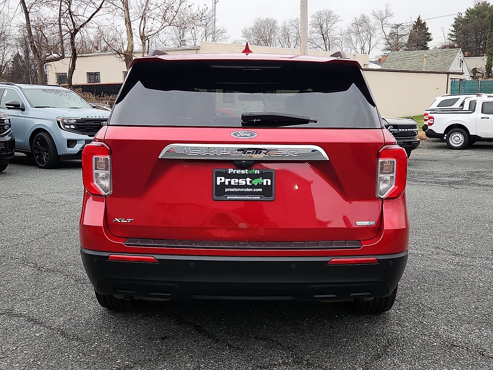 Used 2020 Ford Explorer XLT w/ Comfort Package image 5