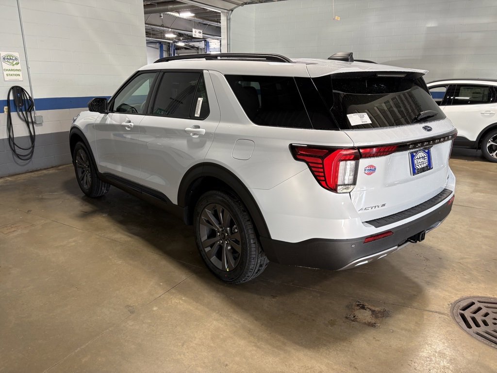 New 2026 Ford Explorer Active w/ Active Comfort Package image 8
