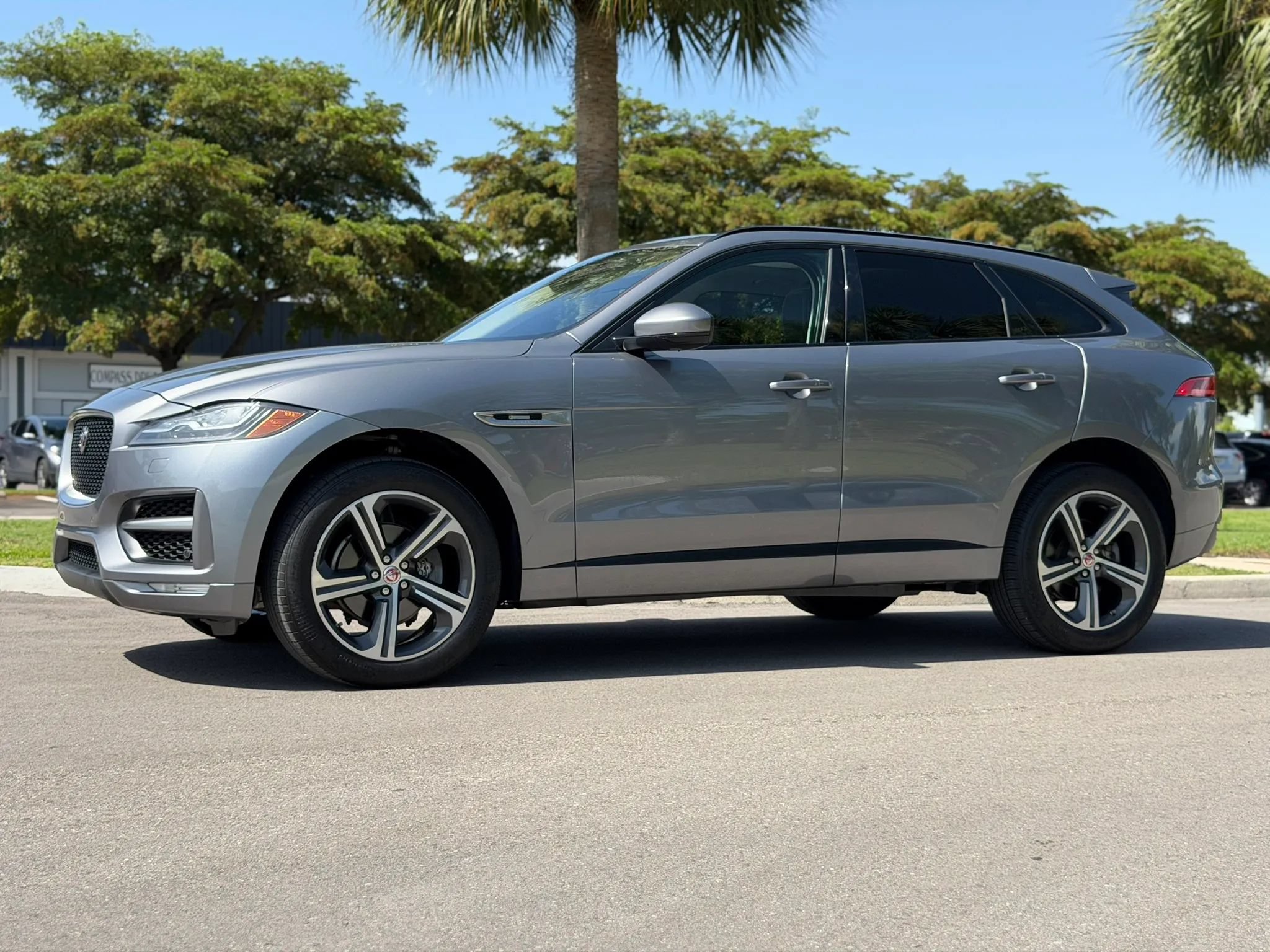 Used 2020 Jaguar F-PACE R-Sport AWD/4WD image 7