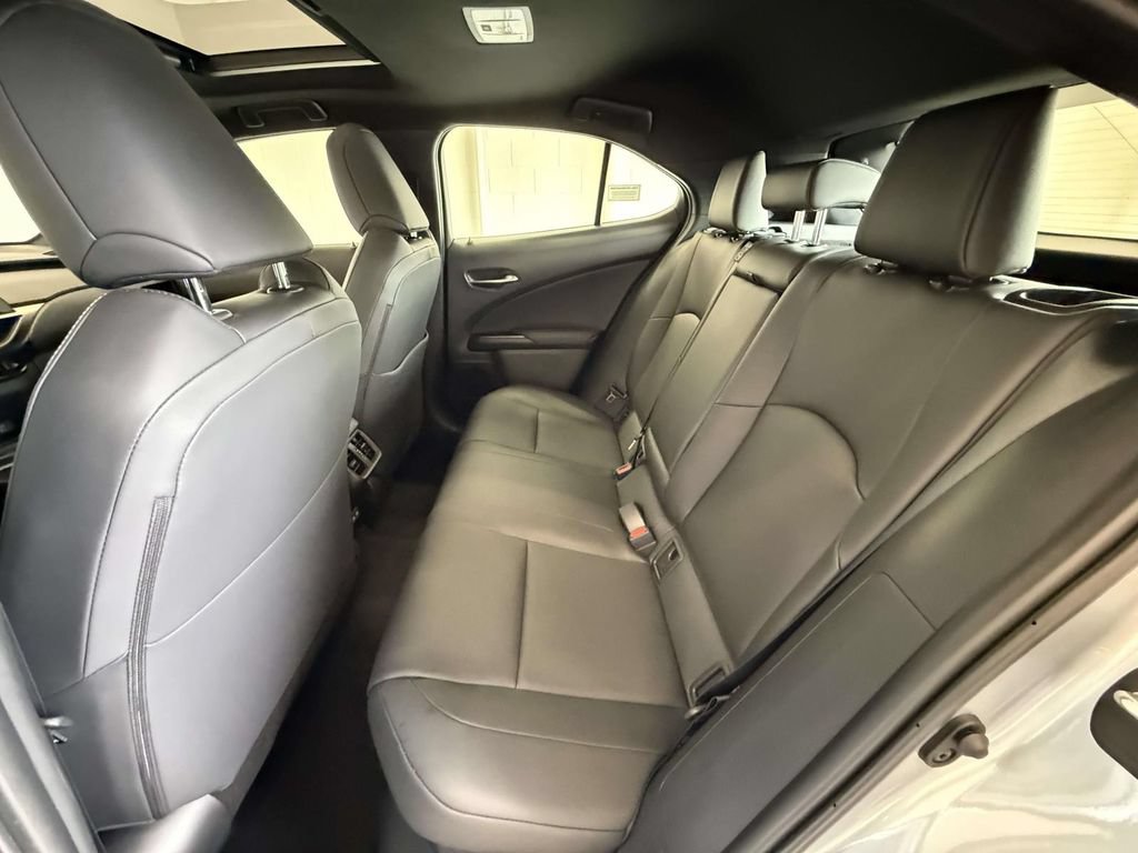 Used 2025 Lexus UX 300h AWD w/ Accessory Package (Z1) image 18