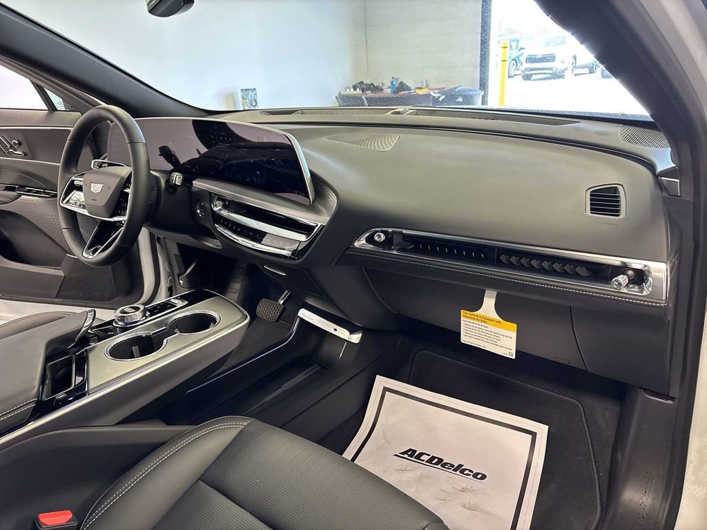 New 2025 Cadillac Lyriq Luxury image 34