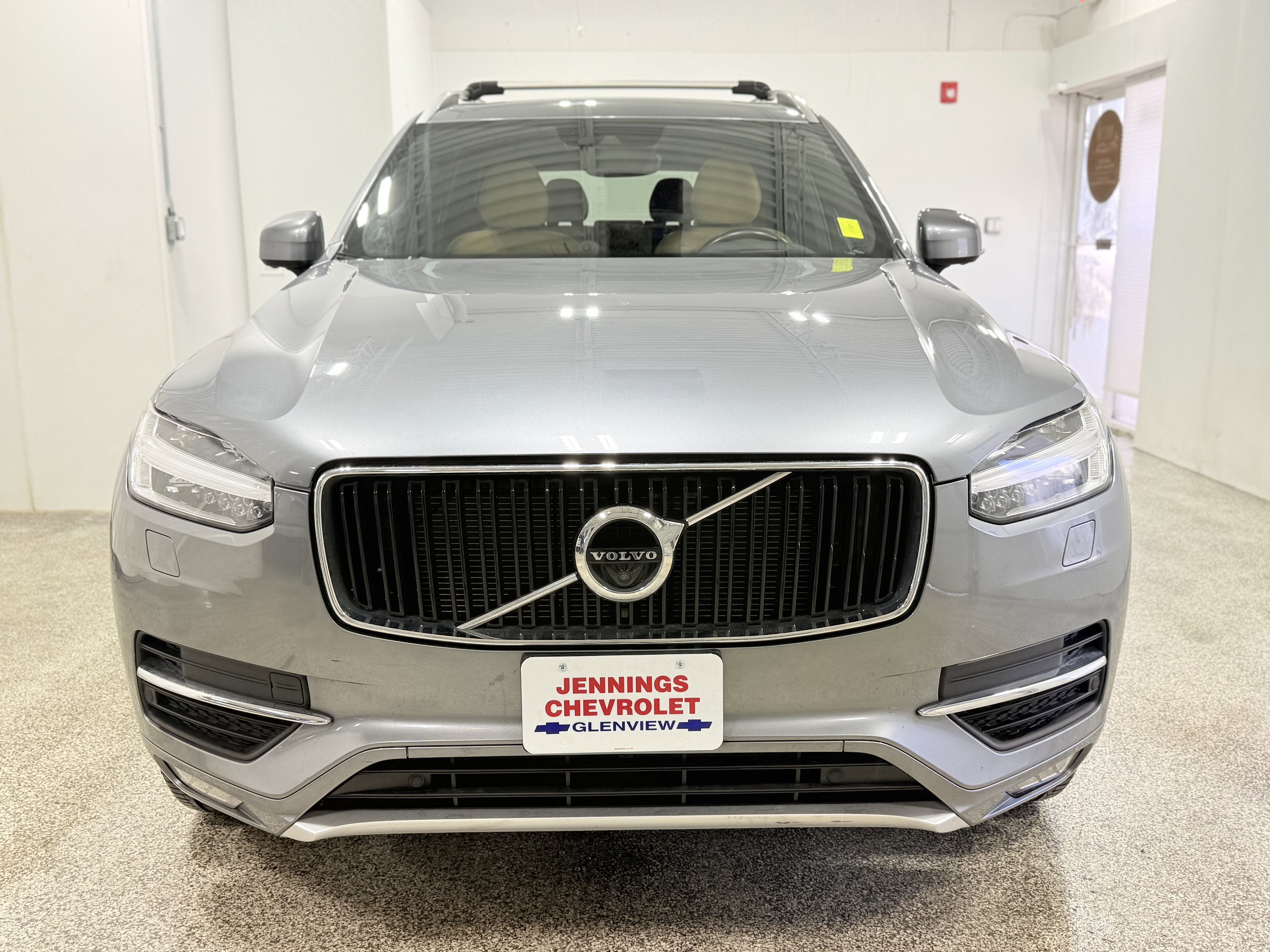 Used 2017 Volvo XC90 T6 Momentum w/ Vision Package image 2