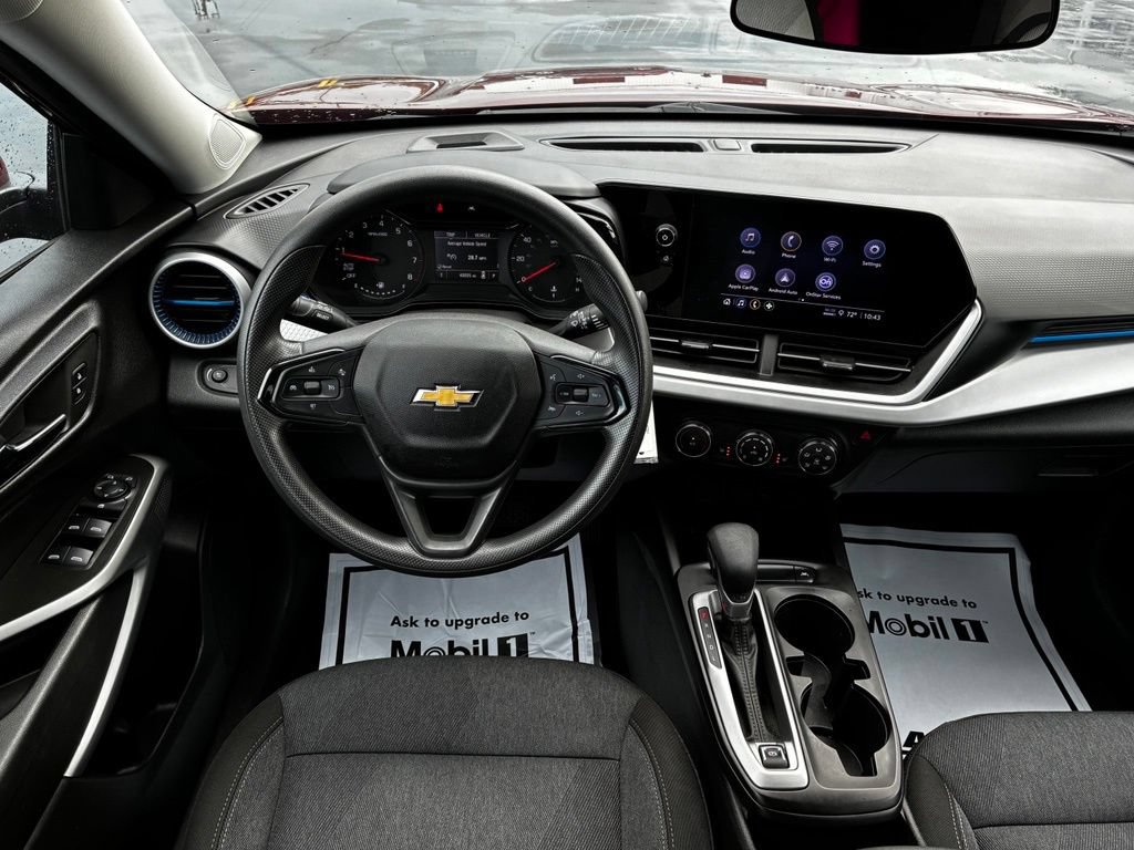 Used 2024 Chevrolet Trax LS w/ LS Convenience Package FWD image 8