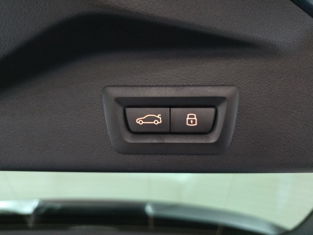 Used 2026 BMW X5 xDrive40i AWD/4WD image 13