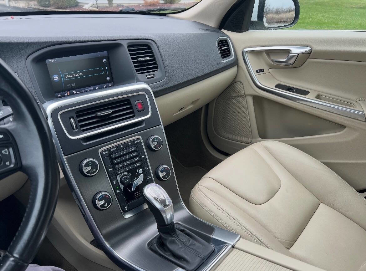 Used 2013 Volvo S60 T5 image 9