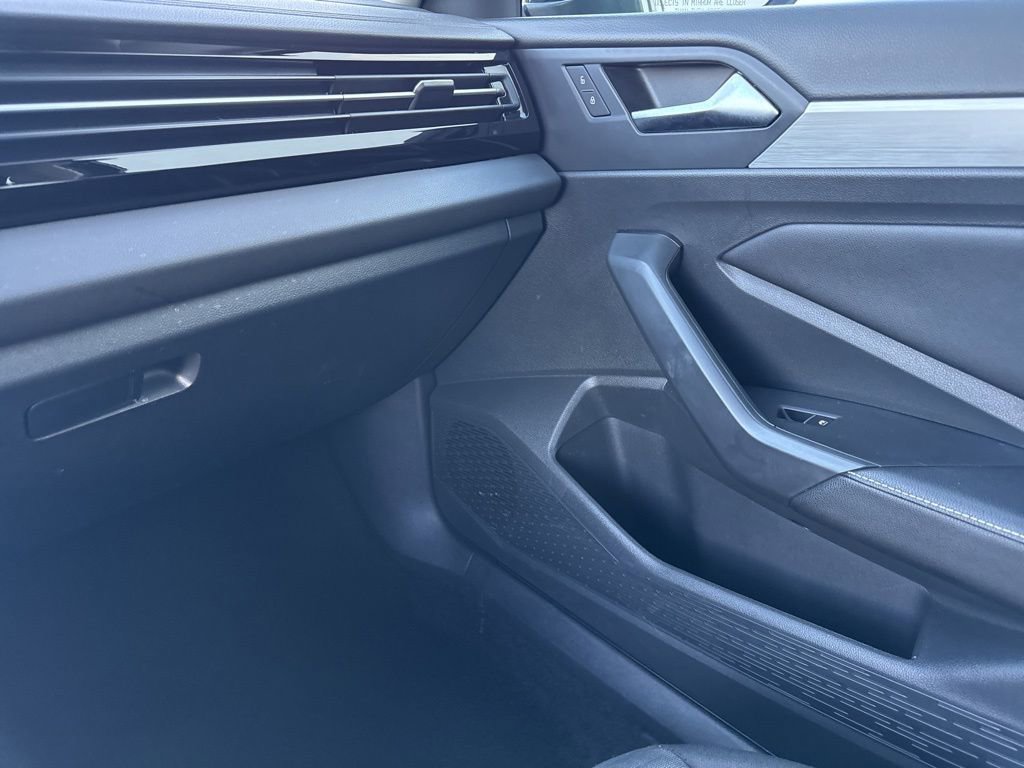 Certified 2025 Volkswagen Jetta S FWD image 24