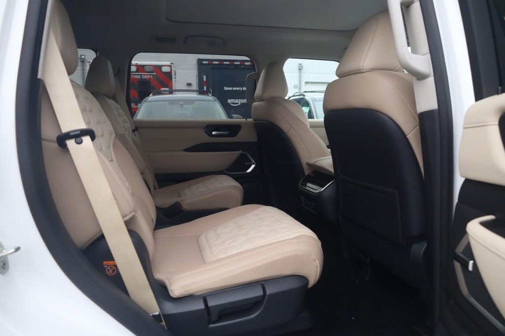 New 2026 Nissan Armada Platinum AWD/4WD image 21