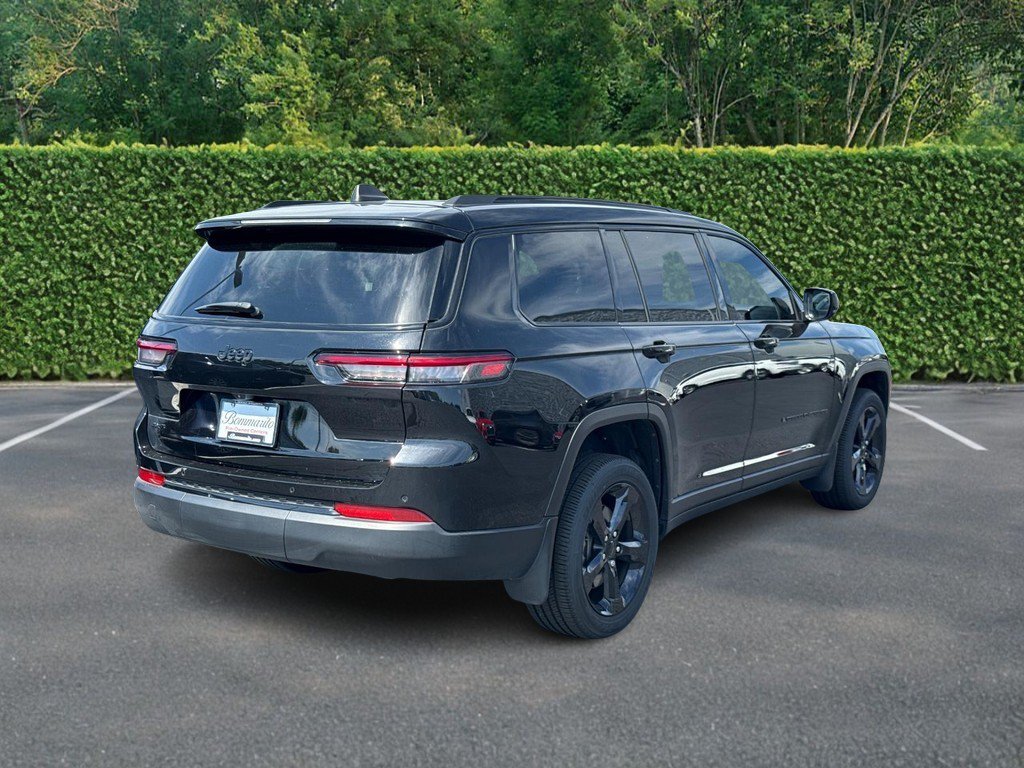 Used 2025 Jeep Grand Cherokee L Altitude AWD/4WD image 3