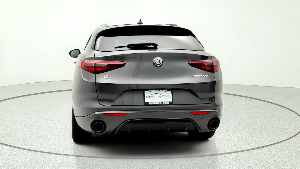 Used 2022 Alfa Romeo Stelvio Veloce AWD/4WD image 6