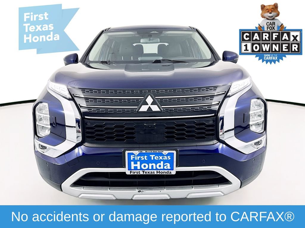 Used 2022 Mitsubishi Outlander SE image 2