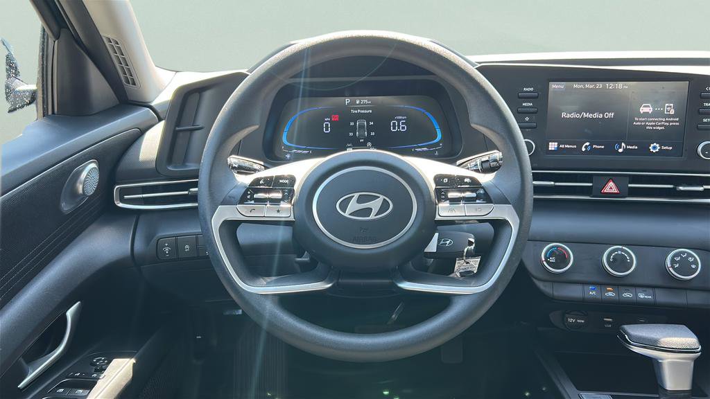 Certified 2025 Hyundai Elantra SE image 16