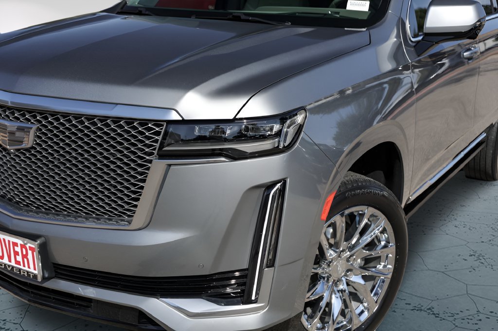 Used 2023 Cadillac Escalade Premium Luxury Platinum w/ LPO, Radiant Package RWD image 3