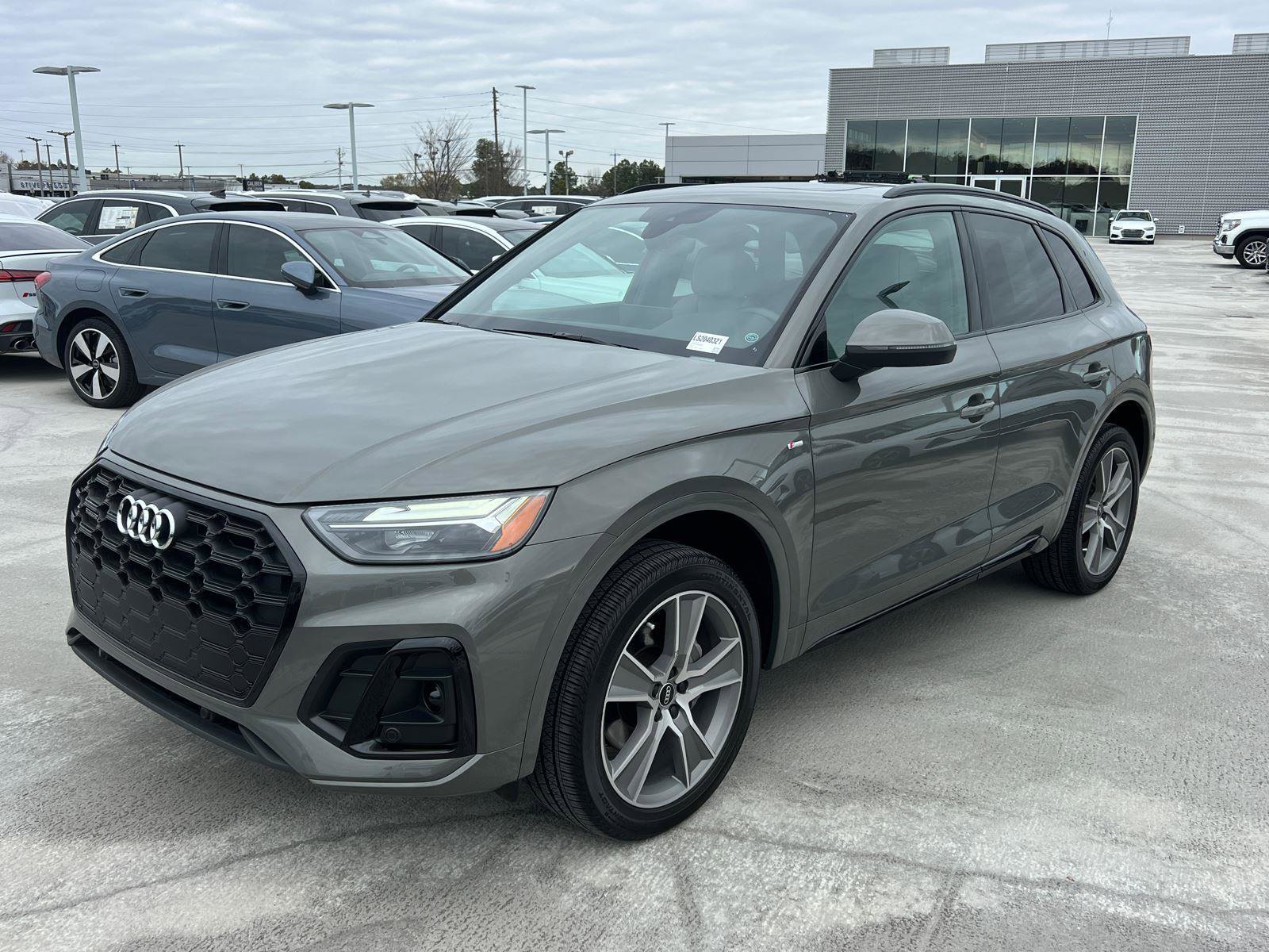 Used 2025 Audi Q5 2.0T Premium image 1