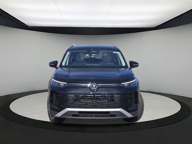 New 2025 Volkswagen Tiguan SE image 2