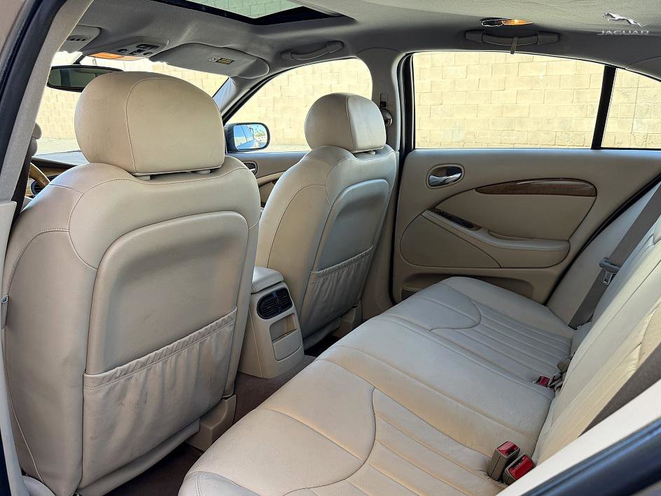 Used 2001 Jaguar S-TYPE 4.0 image 17