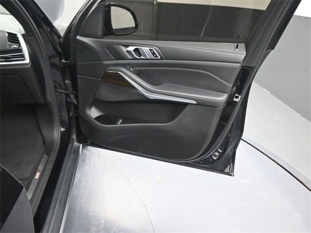 Used 2020 BMW X5 xDrive40i w/ Premium Package image 11