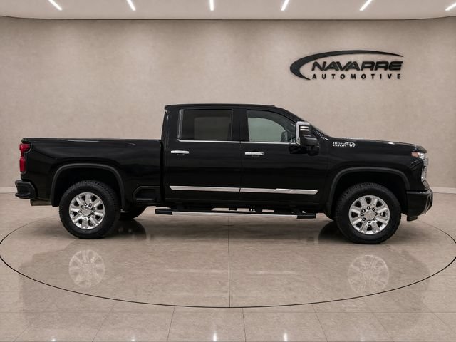 Used 2024 Chevrolet Silverado 2500 High Country w/ High Country Premium Package AWD/4WD image 8