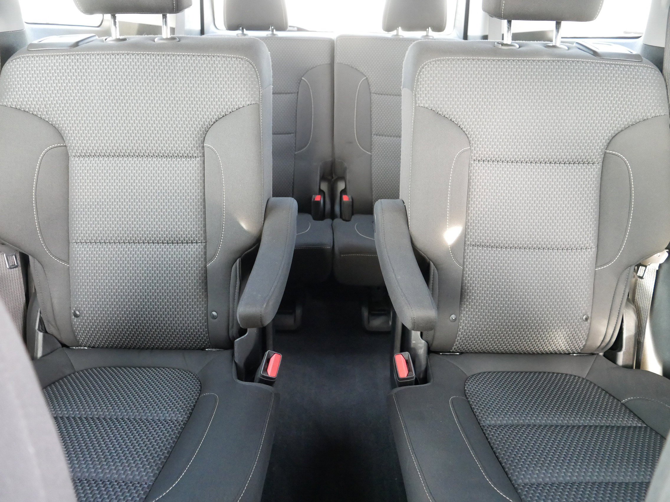 Used 2023 GMC Acadia SLE w/ Driver Convenience Package image 13