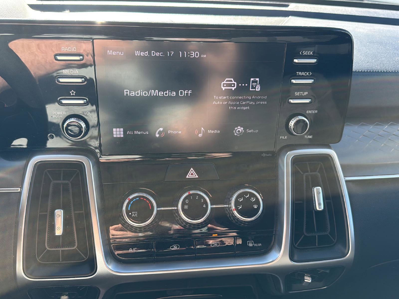 Used 2022 Kia Sorento LX image 11