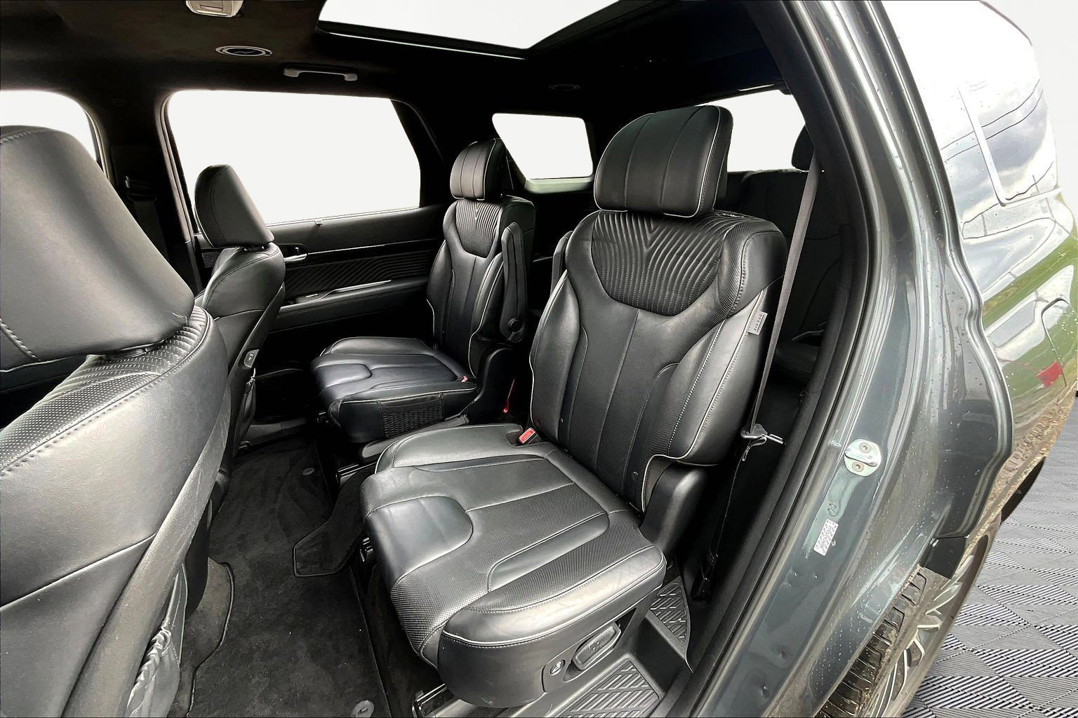 Used 2023 Hyundai Palisade Calligraphy image 22