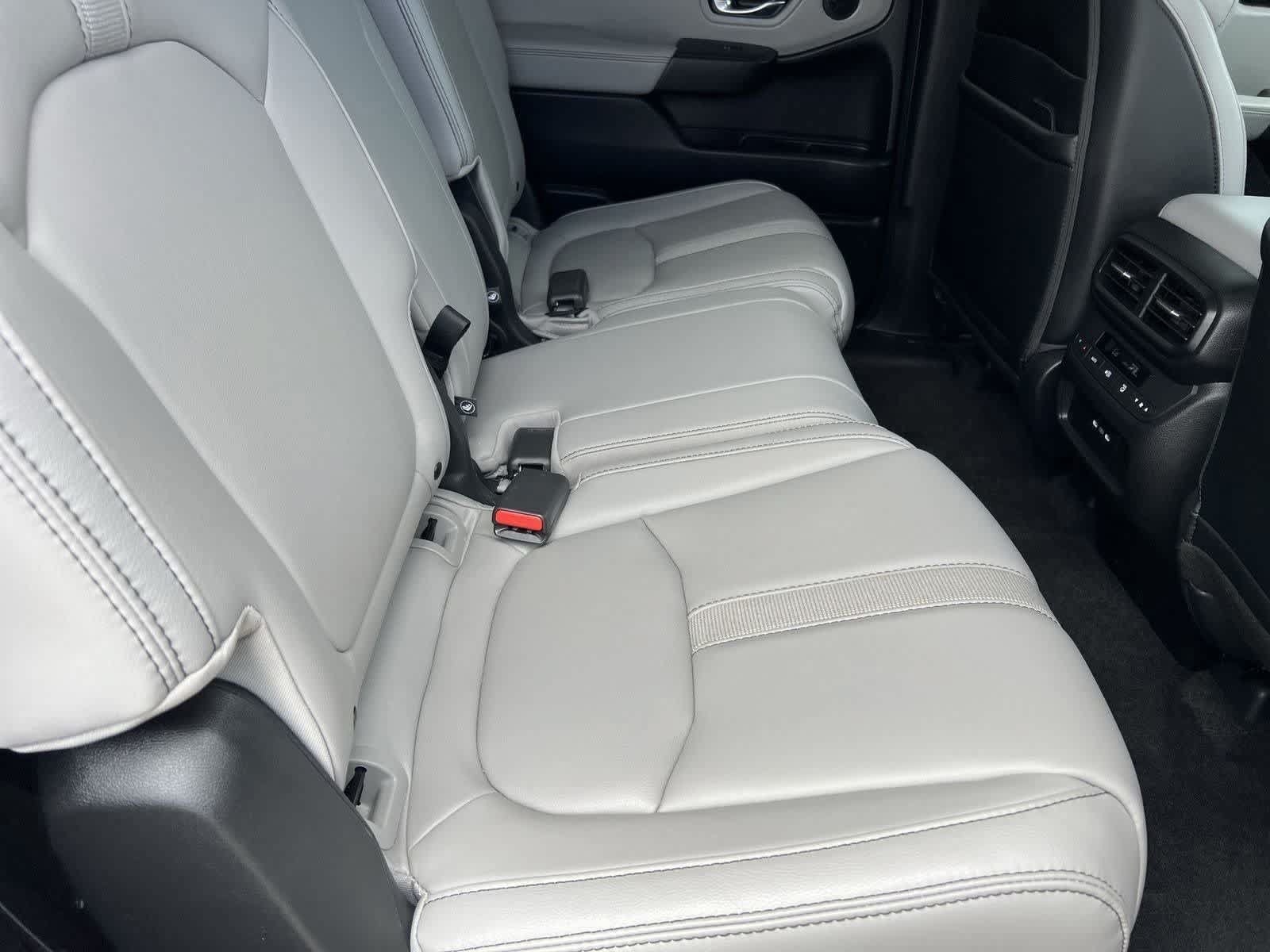 Used 2025 Honda Pilot EX-L image 22