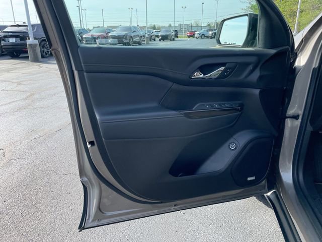 Used 2023 GMC Acadia AT4 image 9