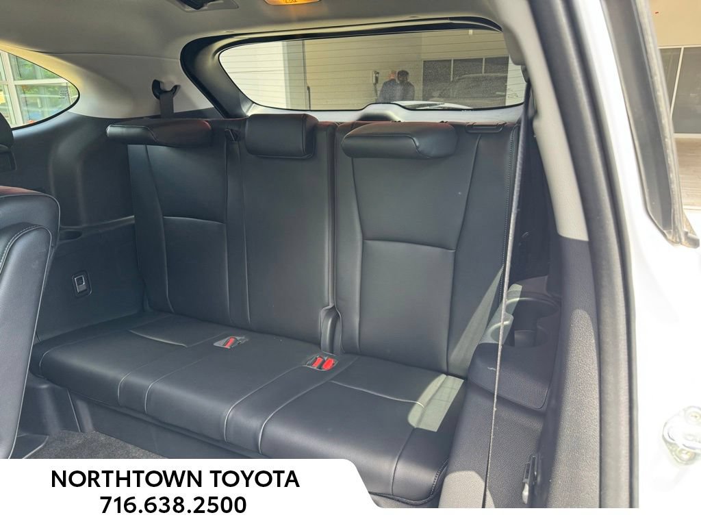 Used 2023 Toyota Highlander Platinum AWD/4WD image 14