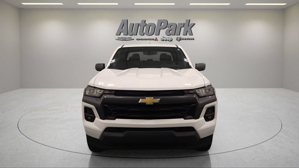 Used 2023 Chevrolet Colorado LT w/ LT Convenience Package II AWD/4WD image 3