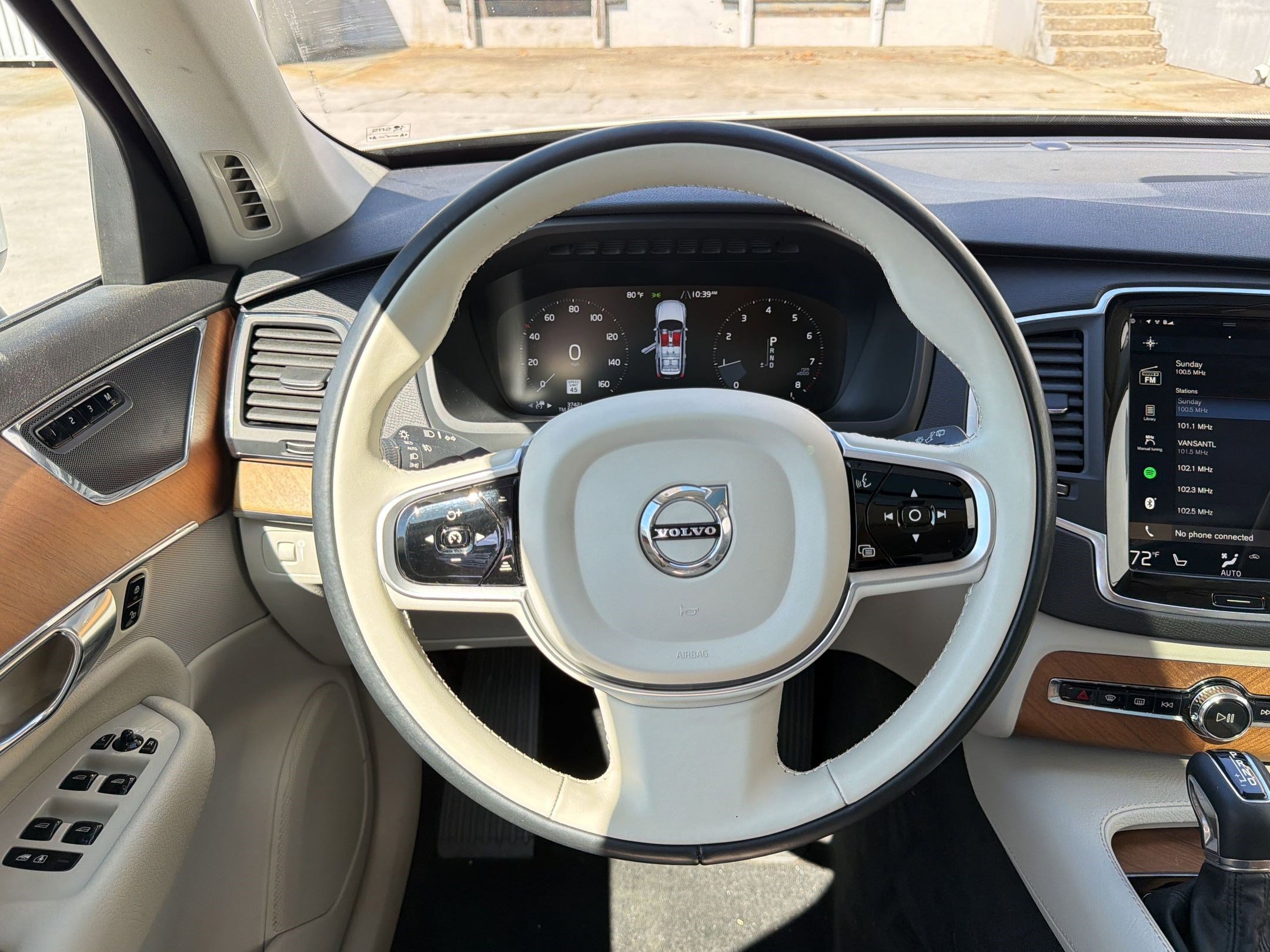 Used 2021 Volvo XC90 T6 Momentum w/ Climate Package AWD/4WD image 25