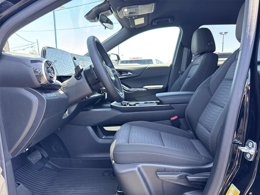 New 2027 Chevrolet Equinox LT w/ LPO, Floor Liner Package FWD image 22