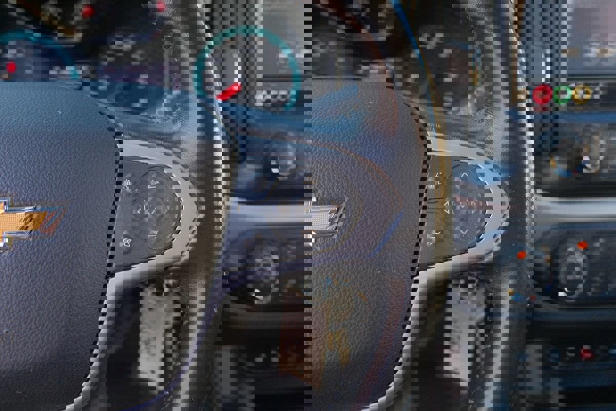 Used 2022 Chevrolet Colorado LT w/ Safety Package image 17