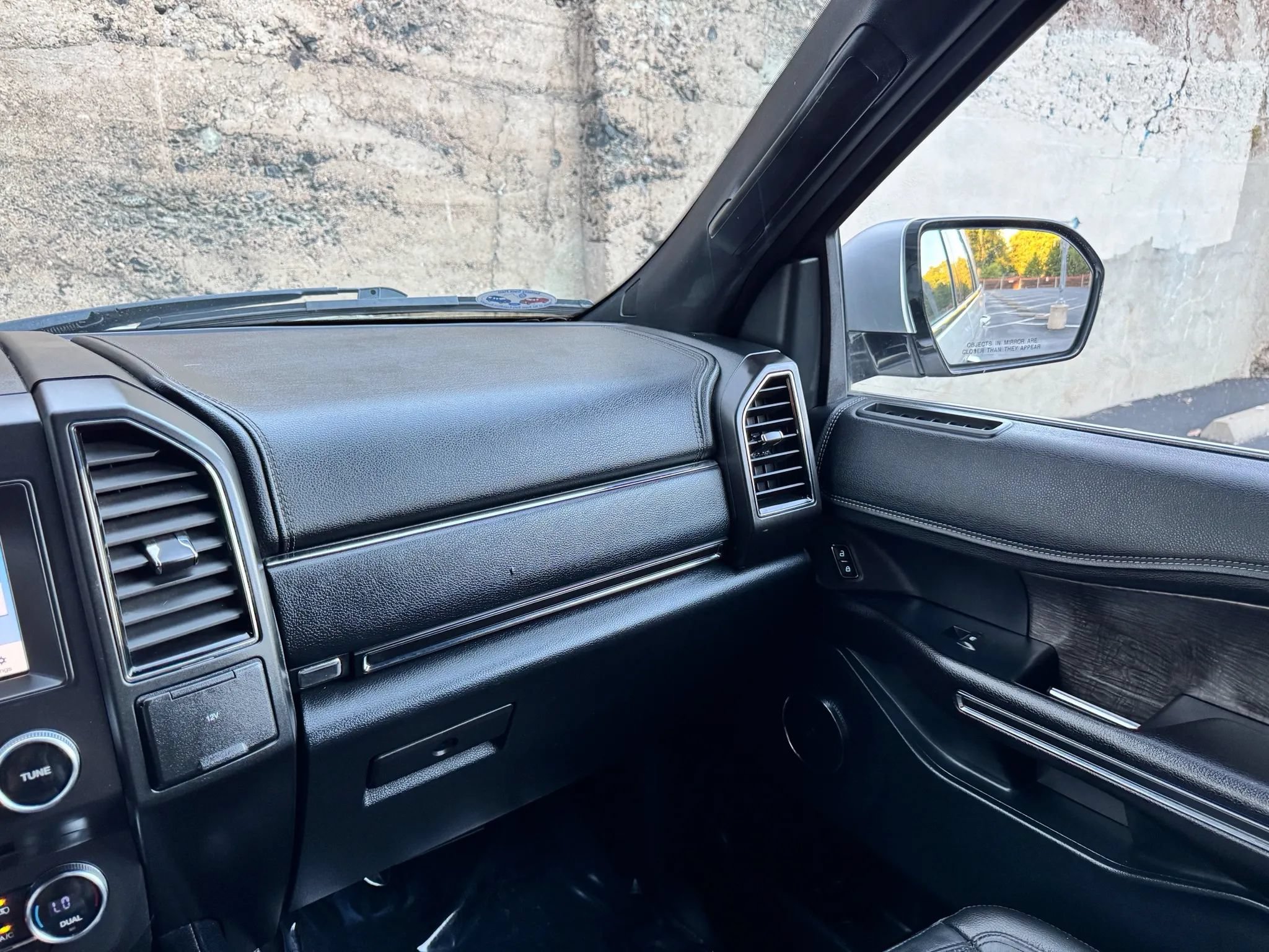Used 2018 Ford Expedition Limited RWD image 40