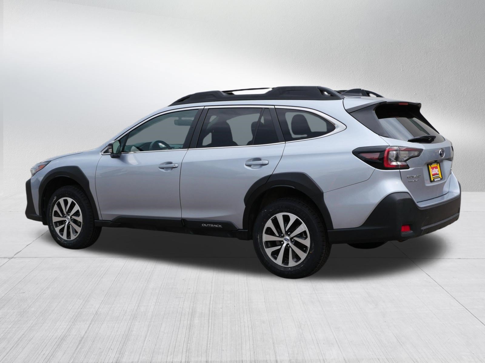 Used 2024 Subaru Outback Premium AWD/4WD image 5