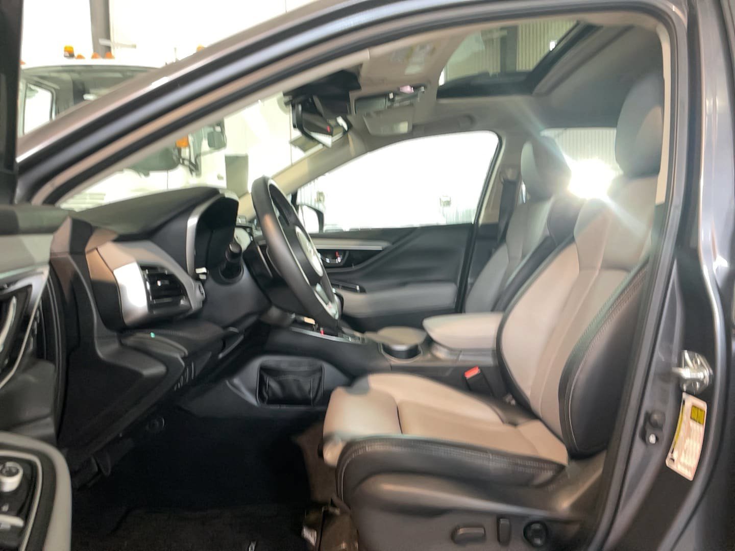 Used 2025 Subaru Outback Limited AWD/4WD image 8