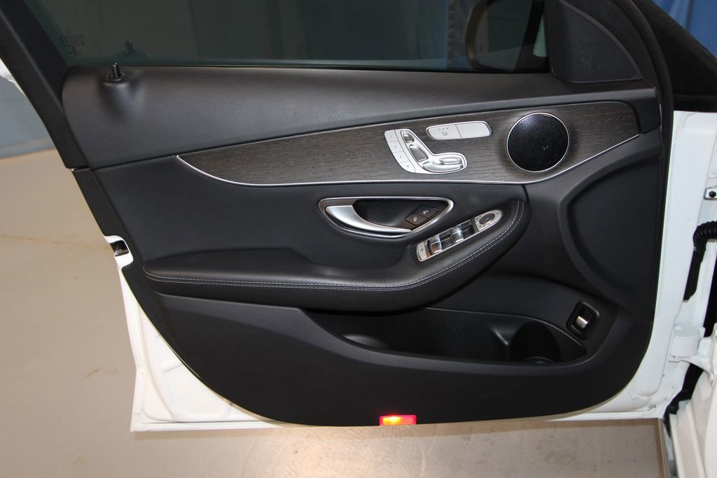 Used 2020 Mercedes-Benz C 300 4MATIC Sedan image 5