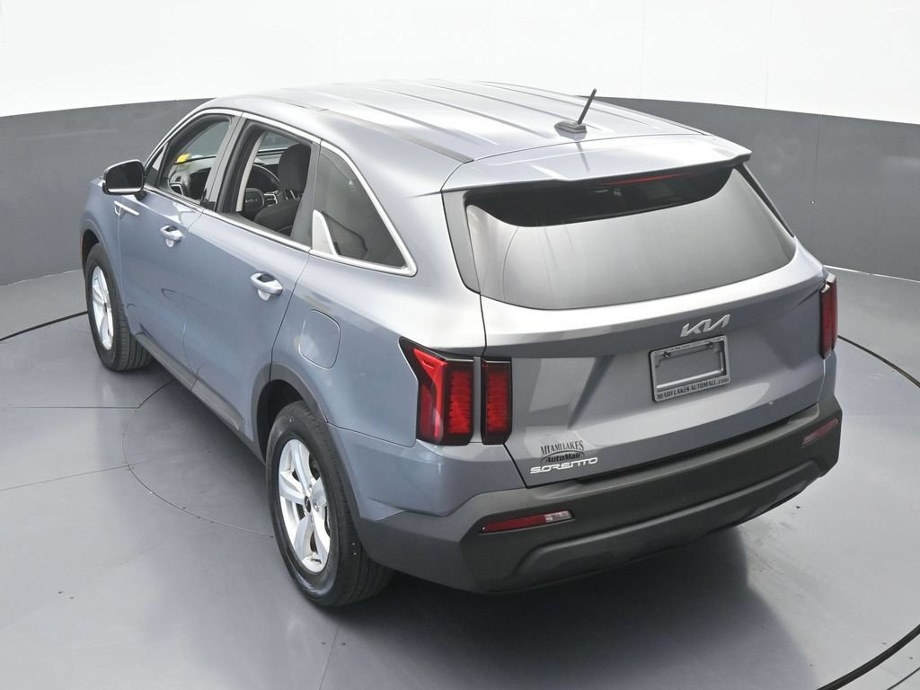 Used 2023 Kia Sorento LX FWD image 48