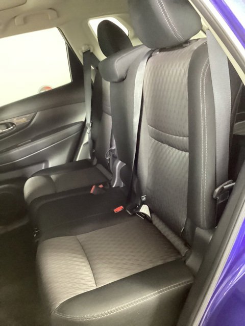 Used 2019 Nissan Rogue SV w/ Sun & Sound Touring Package image 10