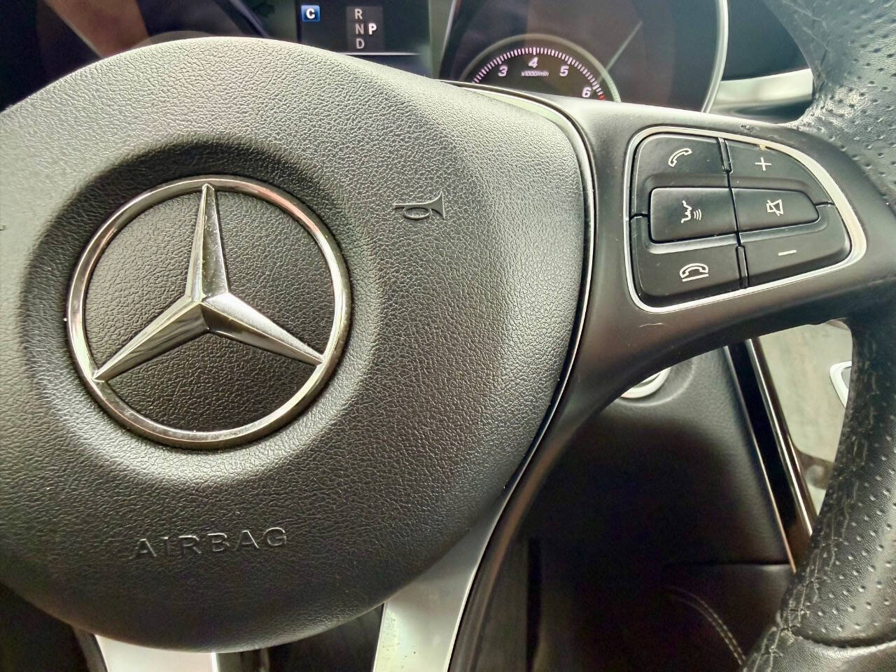 Used 2017 Mercedes-Benz GLC 300 4MATIC image 36