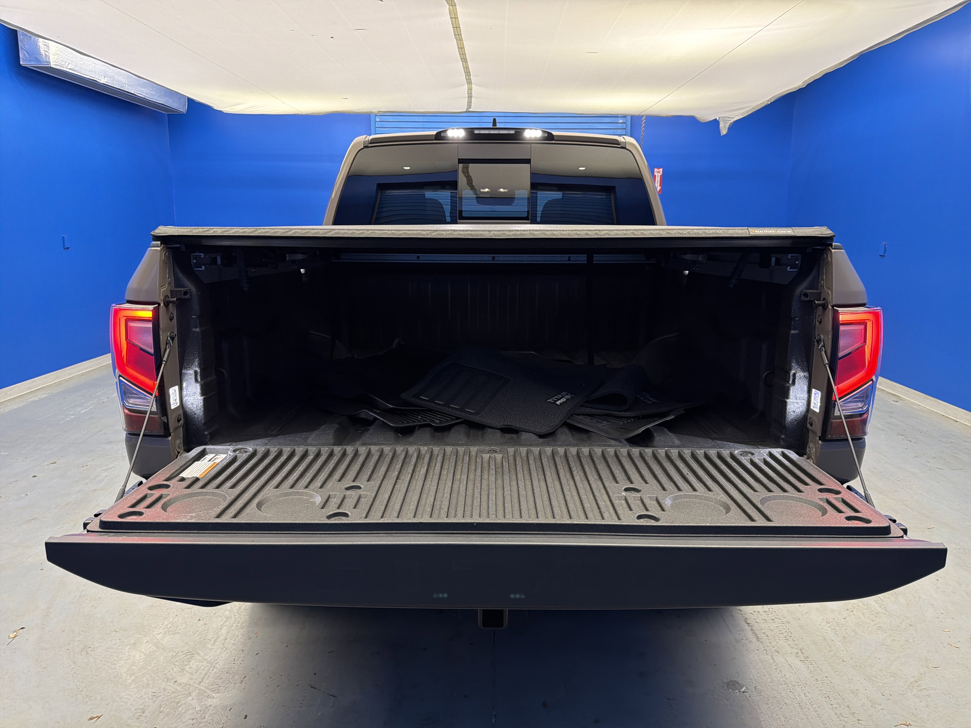 Used 2023 Nissan Titan PRO-4X w/ Pro-4x Convenience Package image 32