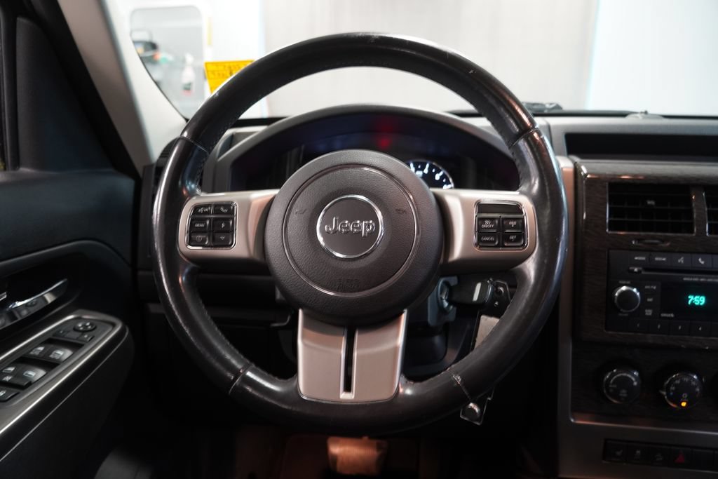 Used 2012 Jeep Liberty Limited Jet w/ Comfort/Convenience Group AWD/4WD image 19