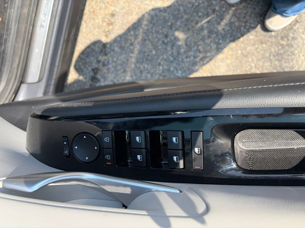 Used 2025 Hyundai Tucson Limited AWD/4WD image 10