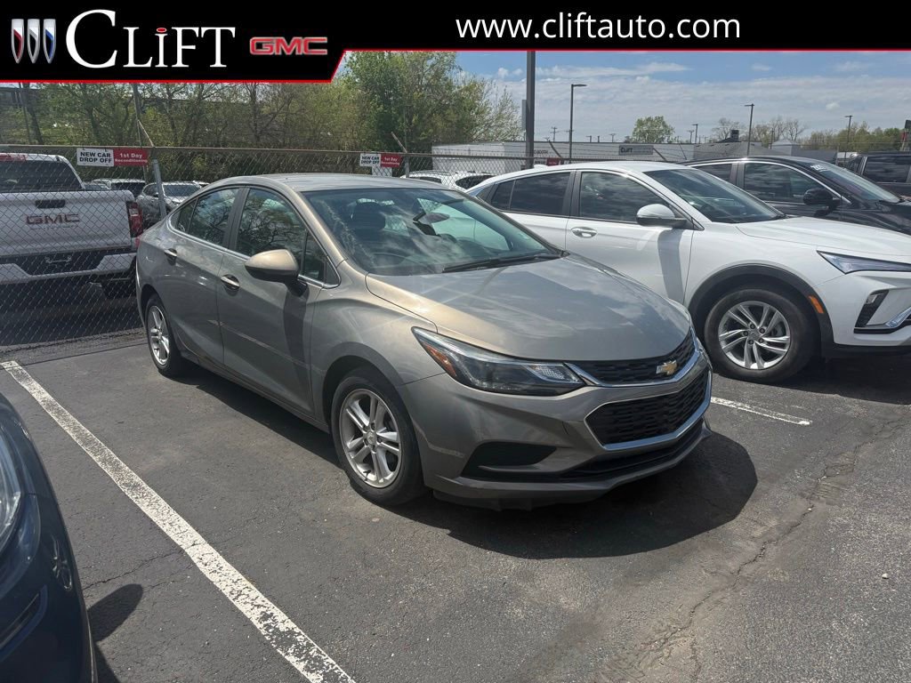 Used 2018 Chevrolet Cruze LT w/ Convenience Package FWD image 1